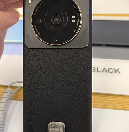 The 444.7m Apple Xiaomi: